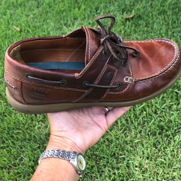 ecco boat shoes